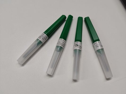Хорошая цена Одноразовая игла для сбора крови с трехместной конструкцией и самозапечатывающимся резиновым клапаном для безопасности больничного класса онлайн